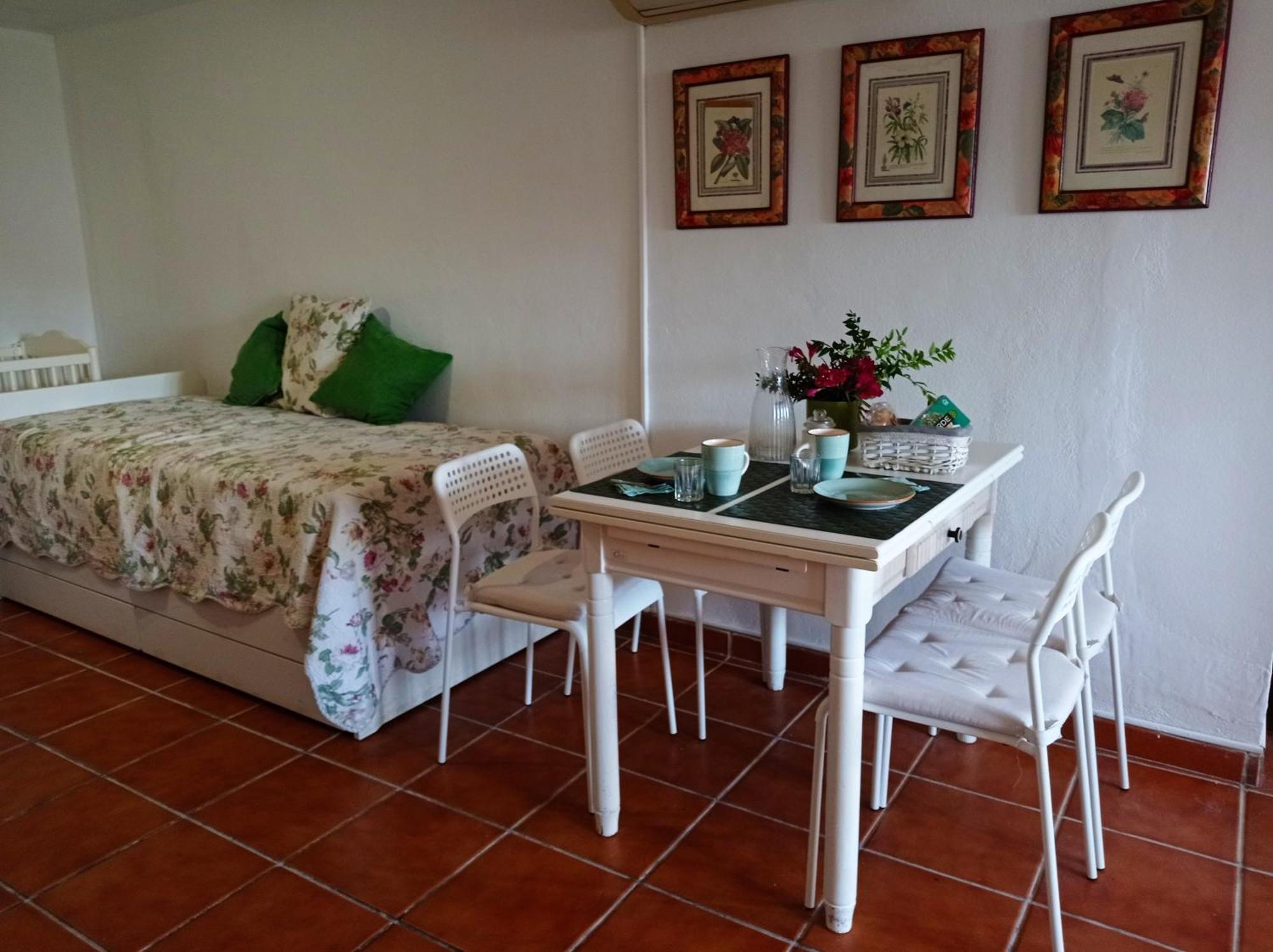Apartamento-Estudio En Villa Con Piscina マラガ エクステリア 写真