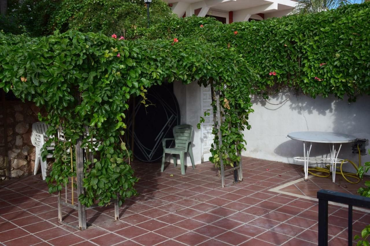Apartamento-Estudio En Villa Con Piscina マラガ エクステリア 写真