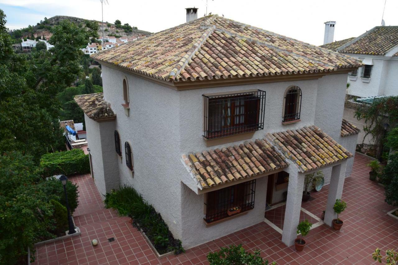 Apartamento-Estudio En Villa Con Piscina マラガ エクステリア 写真